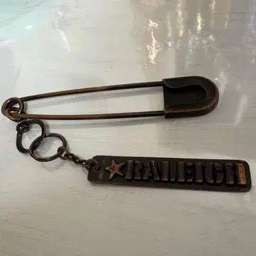 RALEIGH 안전핀형 키링