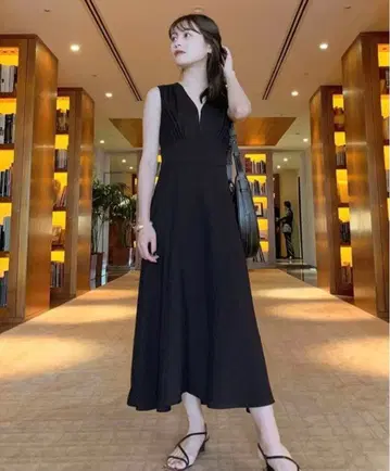 L'or 로르 Open Neck Dress 블랙 카지 마리코