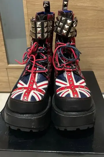 완판템 yosuke 타탄 체크 통굽 부츠 유니언 잭 스터드