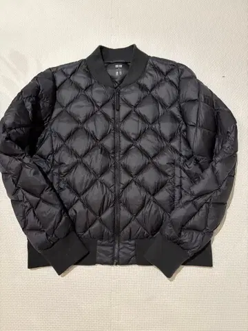 유니클로 울트라 라이트 다운 다이아 퀼트 리브 블루종 M 사이즈