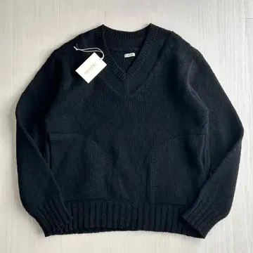 22AW PHIGVEL V넥 울 니트 스웨터 정가 48,480엔