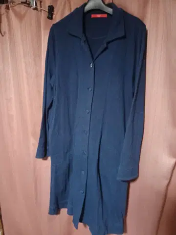 graniph 네이비 코튼 소재 롱 가디건과 렌치풍