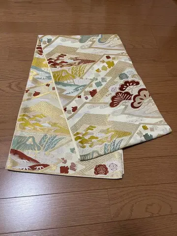 전통적인 일본풍 패턴 후쿠로 오비 다색