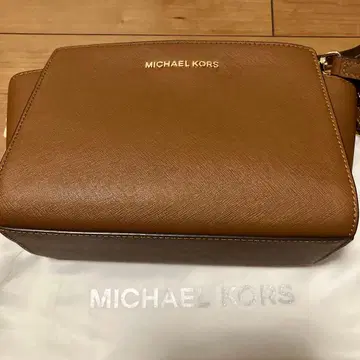 MICHAEL KORS 숄더백 브라운