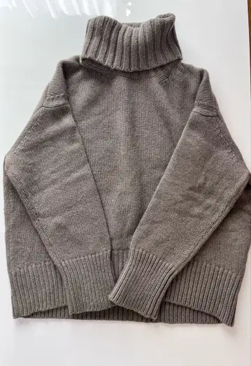 GALERIE VIE 파인 울 하이넥 스웨터 투모로우랜드