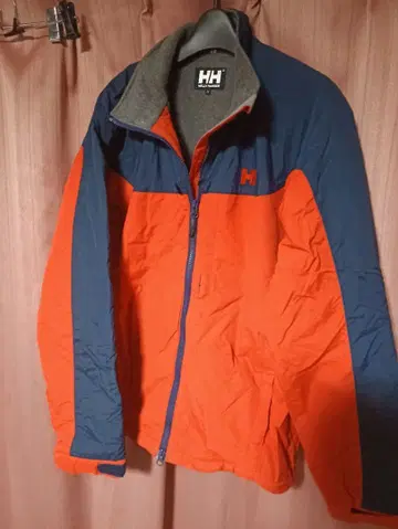 헬리한센 나일론 윈드 브레이커 골드윈