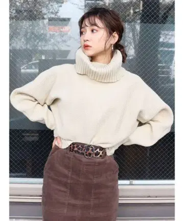 돌먼 터틀 니트탑