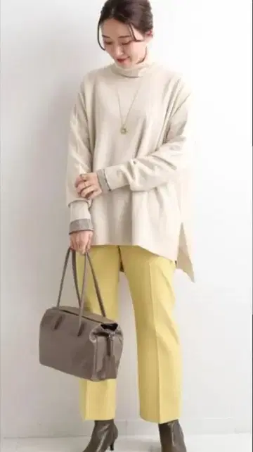 이에나 캐시미어 와이드 터틀 니트