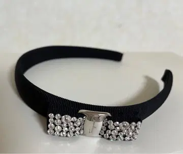 페라가모 바라 리본 머리띠 블랙 반짝이는 스톤 장식 블랙