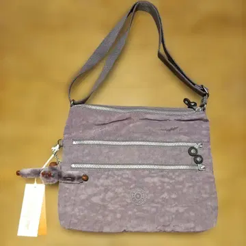 미사용 새상품 택 포함 퍼플 지퍼 포켓 부착 라일락색