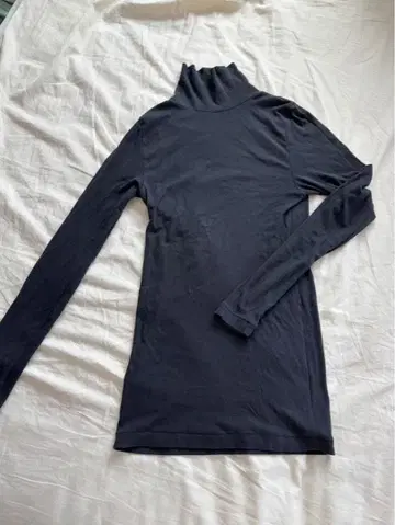 이와미긴잔 군겐도 블랙 터틀넥 긴팔 티셔츠