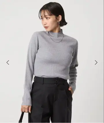 그레이 리브 니트 터틀넥 스웨터