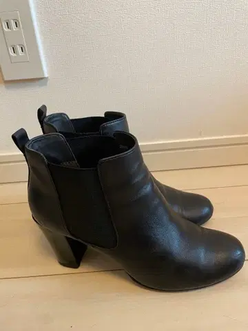 숏부츠 블랙 천연 가죽 8cm 힐