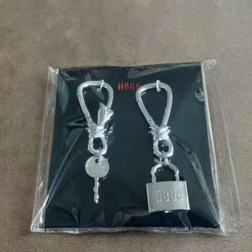 HANA / BAD LOVE 카라비너 세트