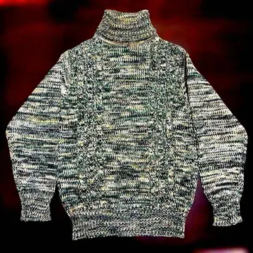 그린 계열 믹스 컬러 터틀넥 니트 M 케이블 짜임