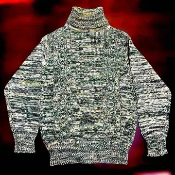 그린 계열 믹스 컬러 터틀넥 니트 M 케이블 짜임