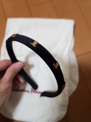 [ 무료배송 ] Ferragamo 머리띠