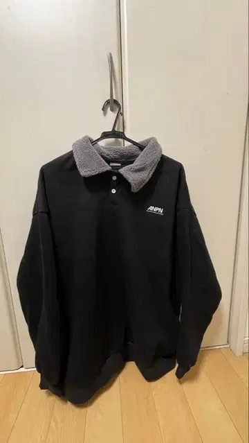 블랙 플리스 옷깃 긴팔 피케 셔츠