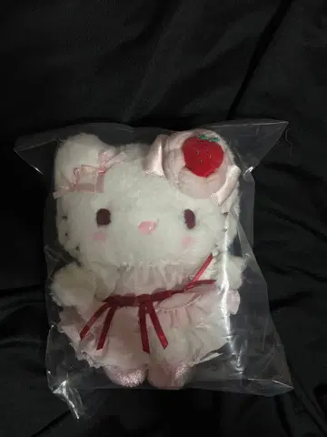 산리오 딸기 휘핑 케이크 마스코트 헬로키티