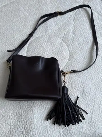 언그리드 프린지 숄더백 블랙