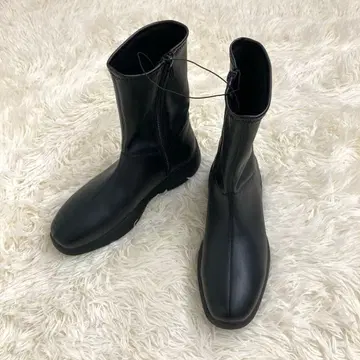 미사용 UNIQLO C 스트레치 숏부츠 23.5