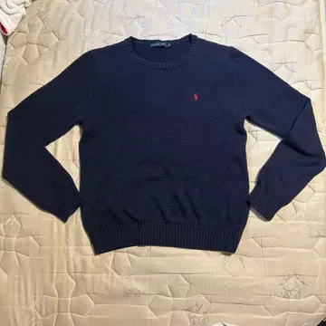 네이비 크루넥 스웨터