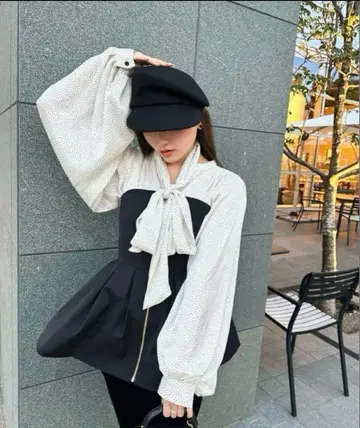 최단 당일 익명 배송 셰리에 프론트 ZIP 뷔스티에