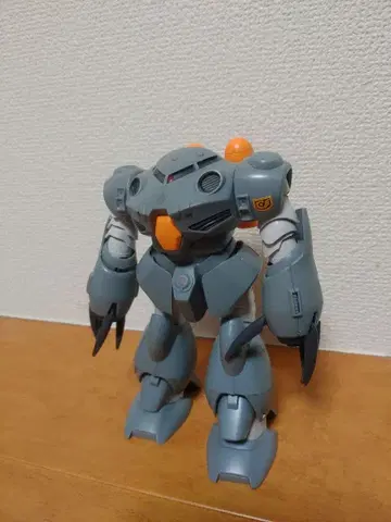 건담 프라모델 정크 1/144 HG 즈고크 E 완성품 동시 300엔 할인