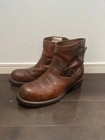 치페와 숏 엔지니어 부츠