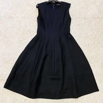 최근 폭시 레이디부케 원피스 울 슬리브리스 블랙