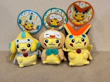 모쿠로/빅티니/지라치 판초를 입은 피카츄 마스코트