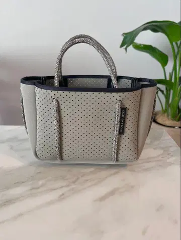 state of escape 마이크로 카키 론 헤르만