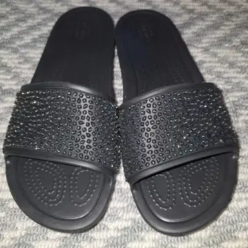 Crocs 비쥬 장식 블랙 슬라이드 샌들 W 8