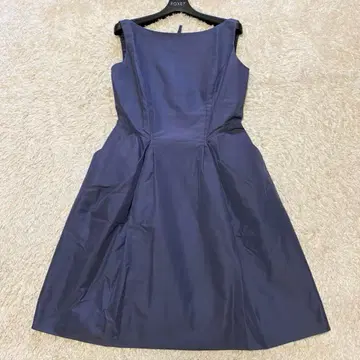 폭시 리옹 원피스 실크 100% 슬리브리스