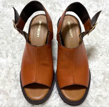 LAUTREAMONT 고급 가죽 와이드 힐 스트랩 샌들 23.5cm