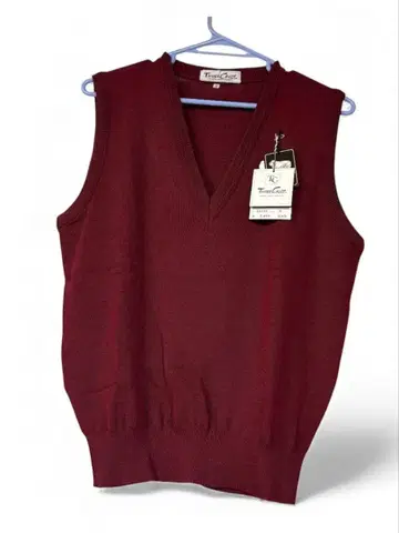 THREE CROSS 버건디 V넥 베스트 M