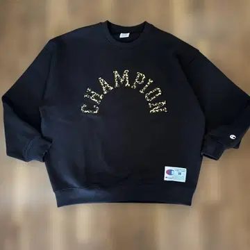 Champion 카모플라쥬 로고 맨투맨 M 2025FW 새상품급 블랙
