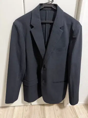 유니클로 감동 자켓 M 사이즈 네이비