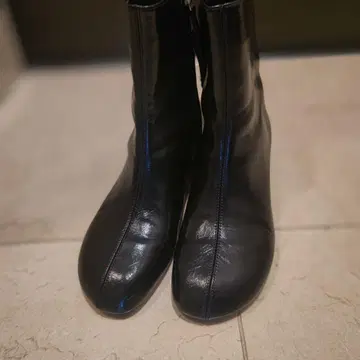 H&M 블랙 지퍼 미들힐 부츠