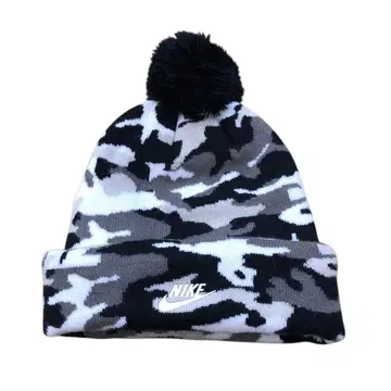 Nike 카모플라쥬 니트 모자 폼폼 포함