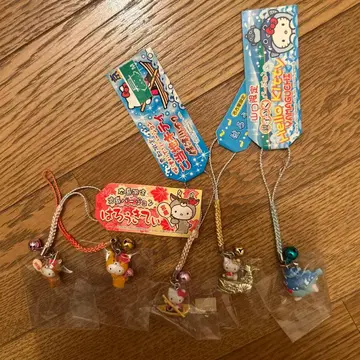 헬로키티 스트랩 방울 포함 멀티컬러