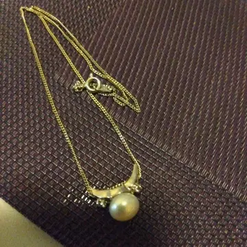 진주와 달 모양 펜던트 목걸이 핸드메이드
