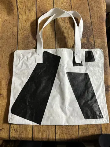 바나나맨 지퍼 달린 쇼핑백 팝업 스토어