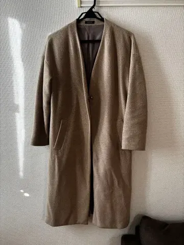 베이지 노카라 롱 코트