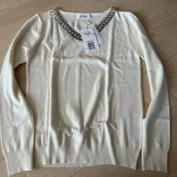 택 포함 새상품 Viaggio Blu 아이보리 V넥 스웨터 사이즈 2