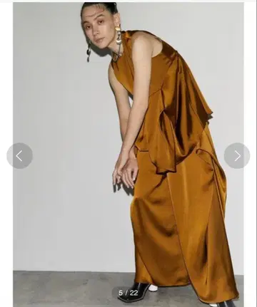 24SS UN3D. 턱개더 새틴 와이드 팬츠