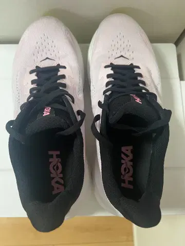 새상품급 HOKA CLIFTON 10 스니커즈 25cm 핑크/블랙