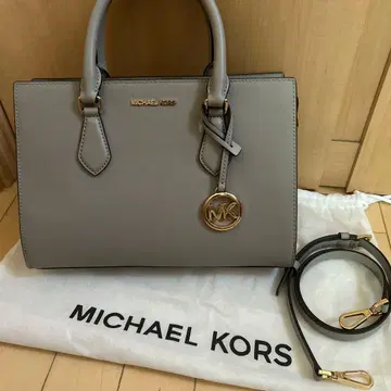 MICHAEL KORS 그레이 숄더백
