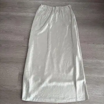 로리즈팜 새틴 롱 스커트