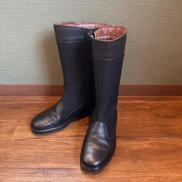 Yoshinoya 블랙 가죽 롱 부츠 새상품급 시착만 한 상품 23cm